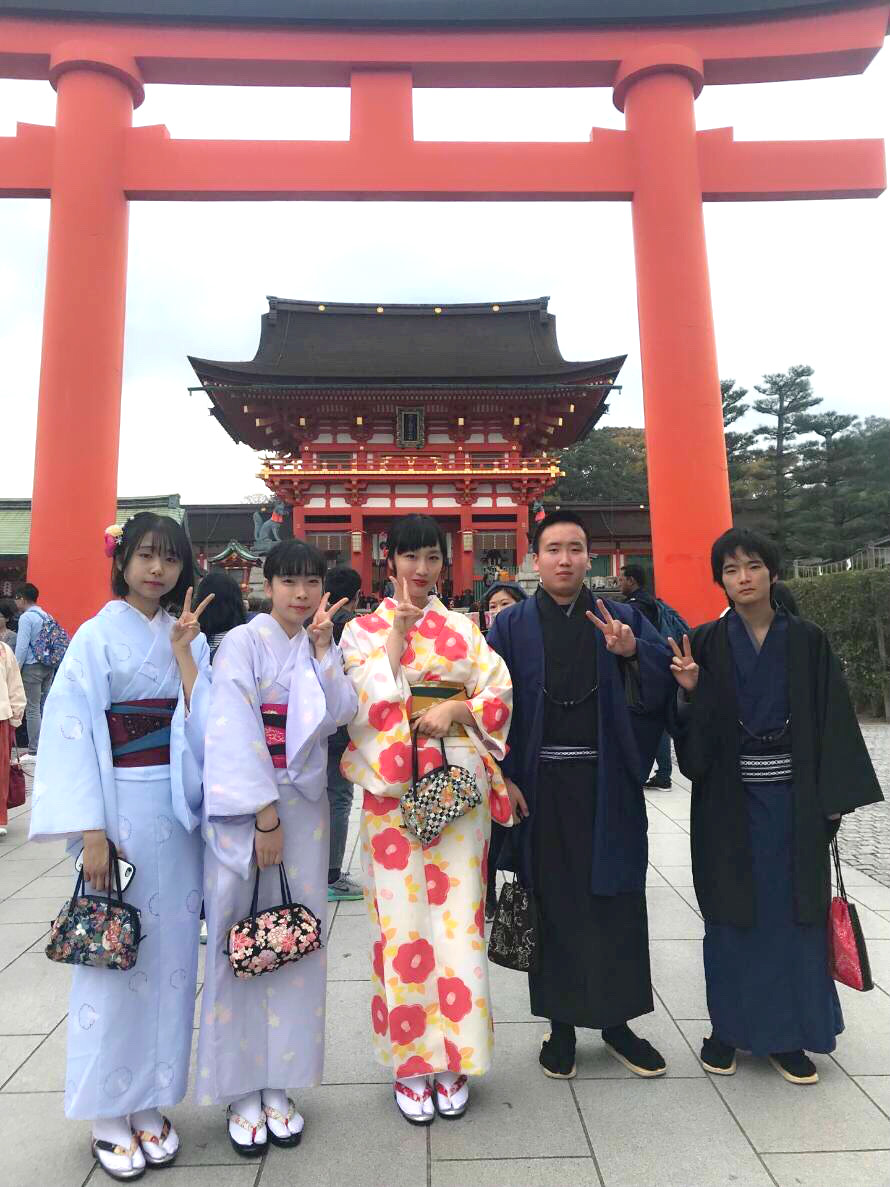 着物で修学旅行思い出作り