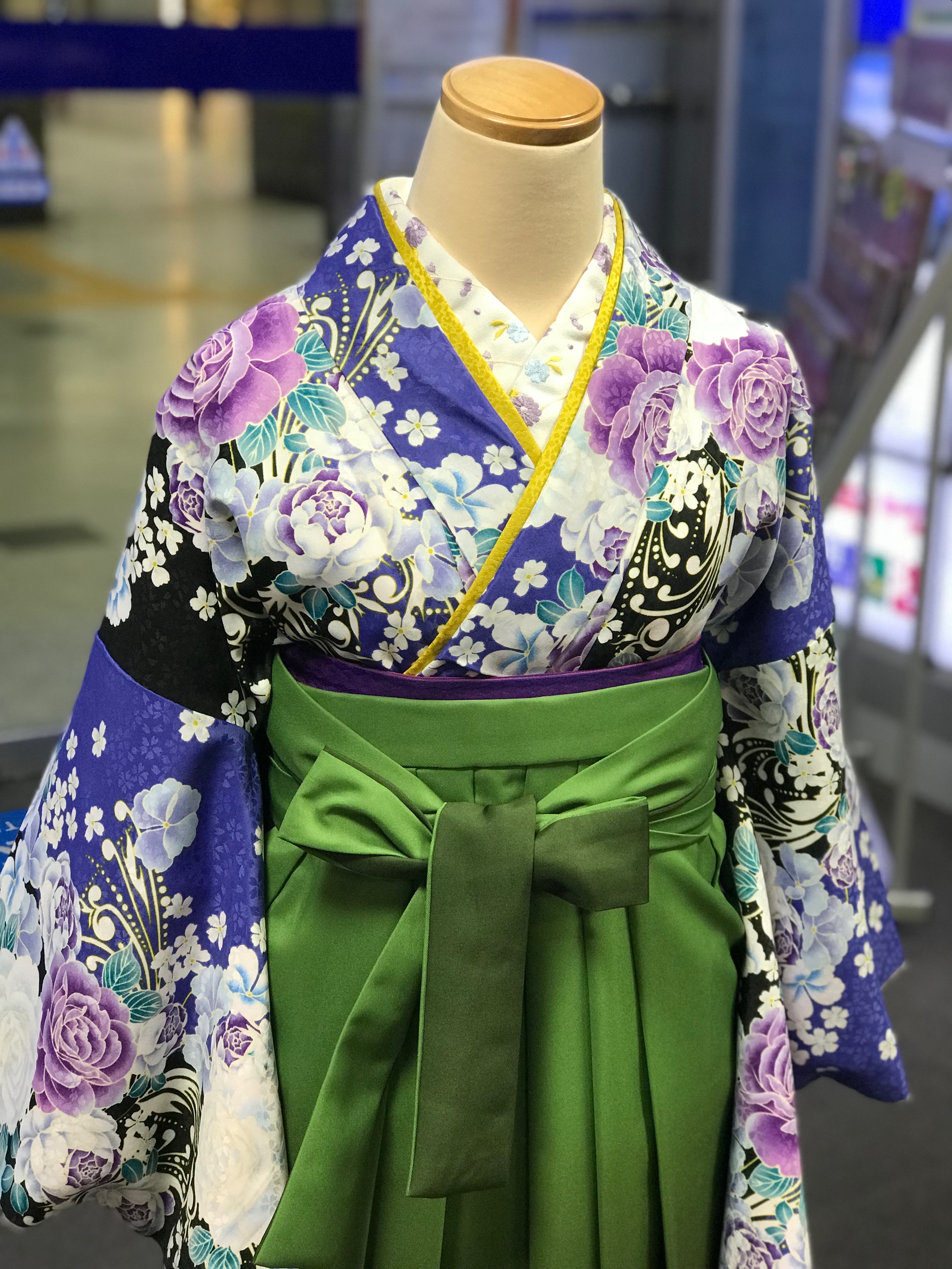 新作袴入荷されました！