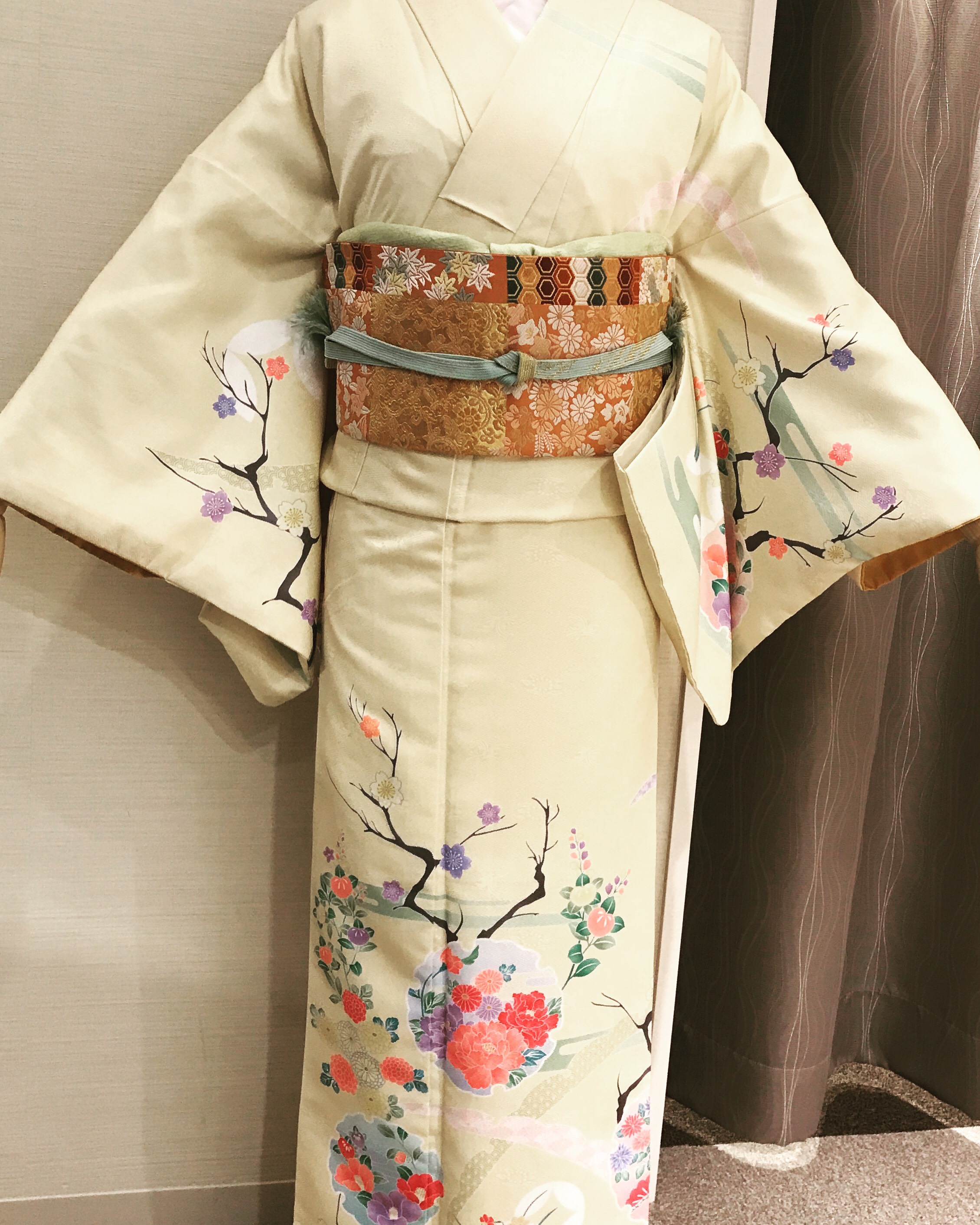 草花模様柄の着物ヽ(*´∀｀)ノ