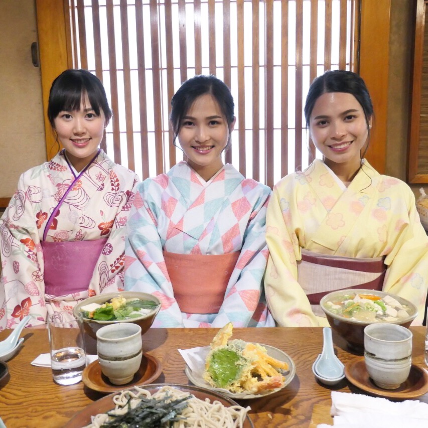 着物でお食事