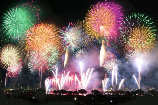 花火大会の時に食べたい軽食とは？夏の夜をもっと楽しくしましょう！