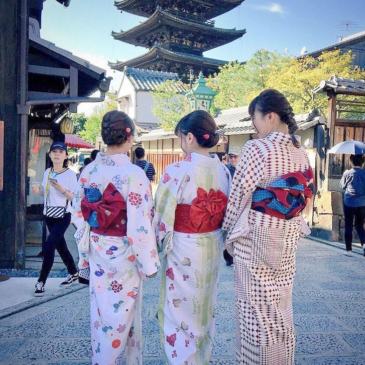 紅葉シーズンはお早目のご予約を