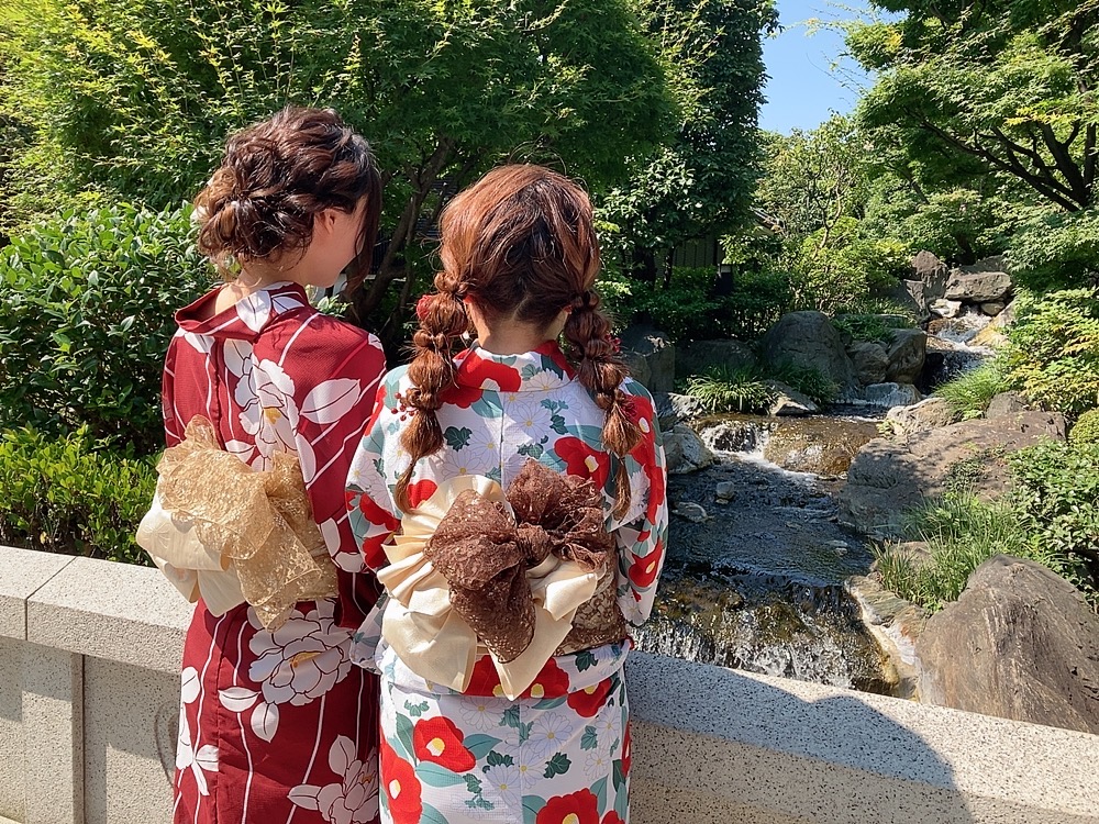 ゆるふわヘアでガーリーコーデ♡