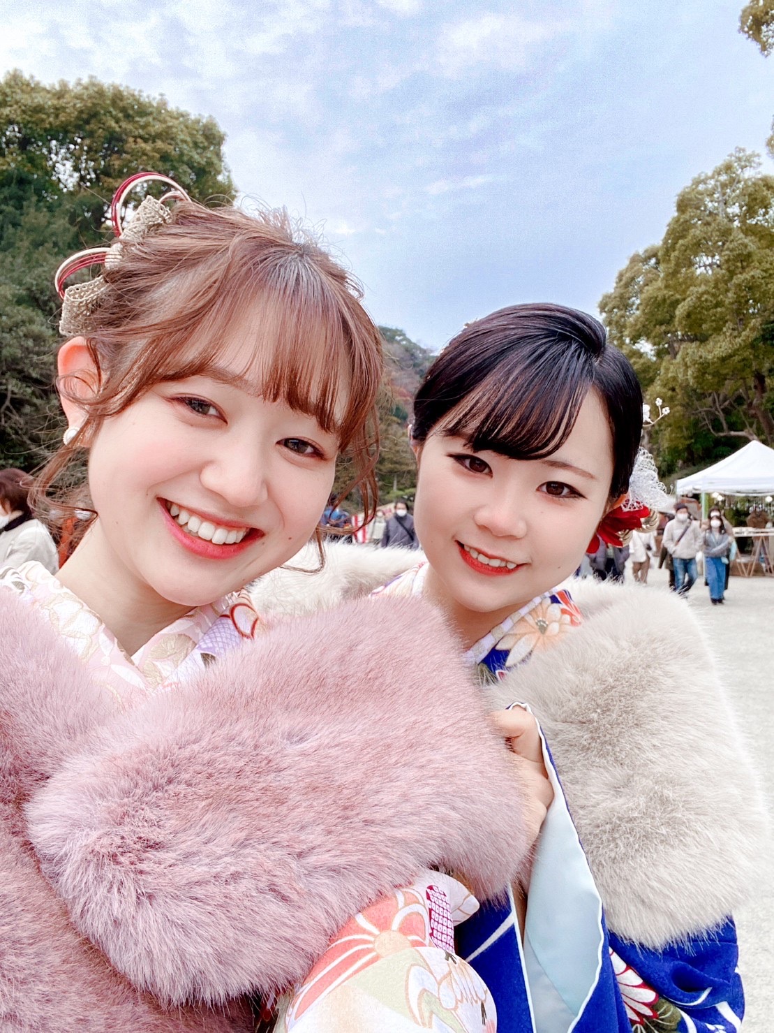 ファーやストールなどあったかグッズのご用意あります(*ˊ˘ˋ*)(*ˊ˘ˋ*)。♪:*°