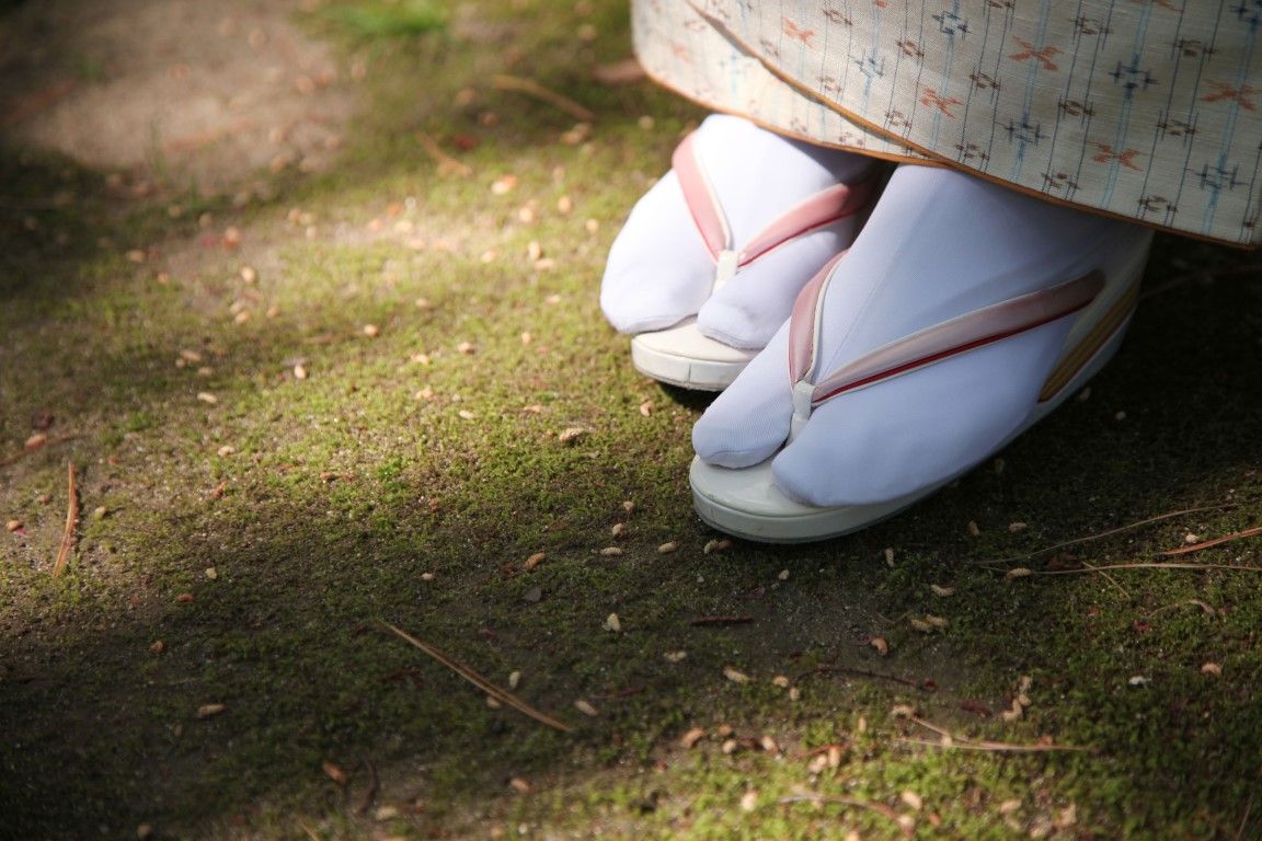 知っておきたい着物の草履の選び方と種類や素材の違い