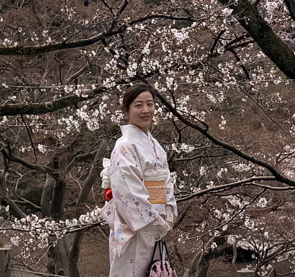 金沢兼六園店♡桜の前で