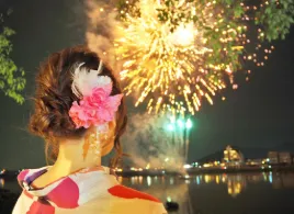 租借浴衣去看烟花大会很方便！解释流程以及如何选择服务