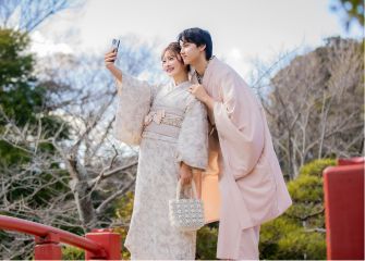 穿好衣服后马上就能观光